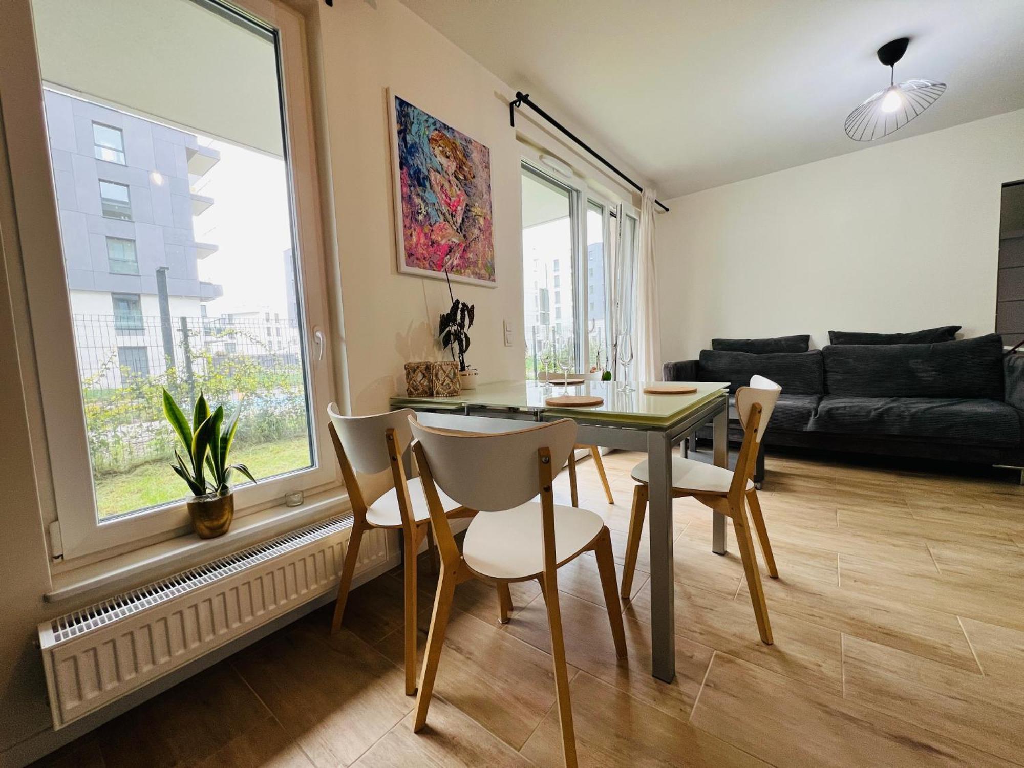 Bythesea Apartament *